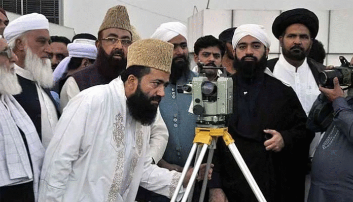 Molana Abdul Khabeer azad sighting moon of Eid Ul Adha